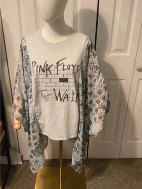 Pink Floyd The Wall Upcycled Graphic T-Shirt With Flowy Printed Sleeves OSFM